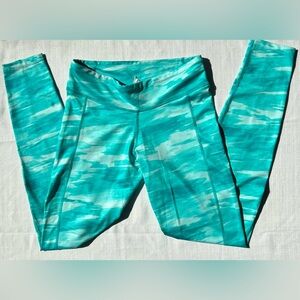 Under Armour Teal Patterned Women's Cold Gear Leggings size M Medium D6